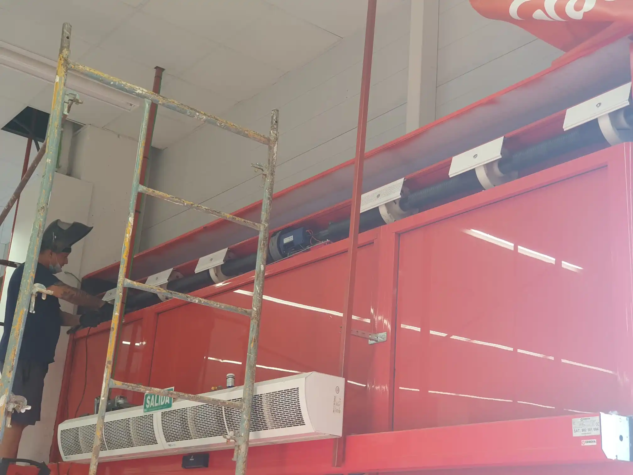 Empresa de reparacion de persianas metalicas en Burjassot Motorización de persianas de comercio en Burjassot